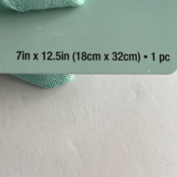 NWT- Set of 2 Oven Mitts - Picture 2 of 5